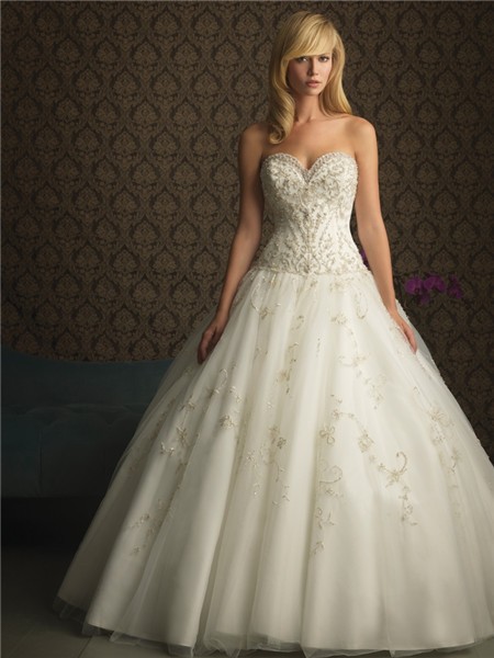 Ball Gown Sweetheart Puffy Tulle Wedding Dress With Embroidery Pearls