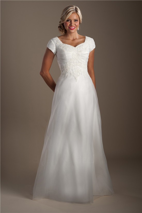 Elegant A Line Sweetheart Organza Applique Modest Wedding Dress With Sleeves