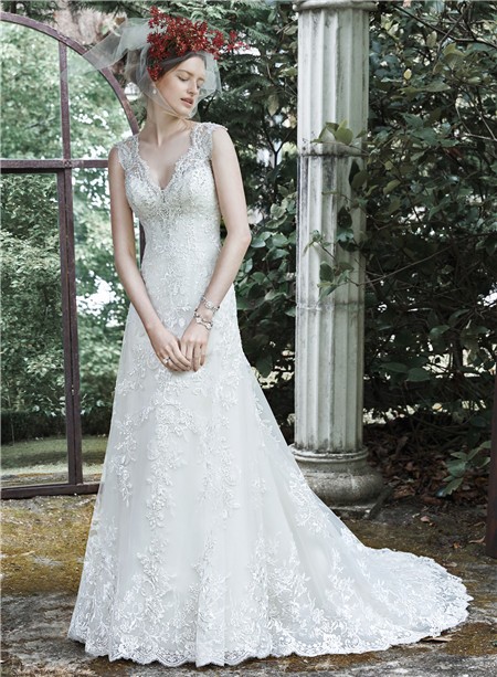 Fitted A Line Lace Wedding Dress 8