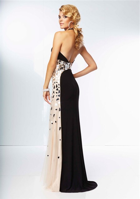 Unique Sheath Halter Backless Long Champagne Nude Black